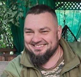 На щиті.