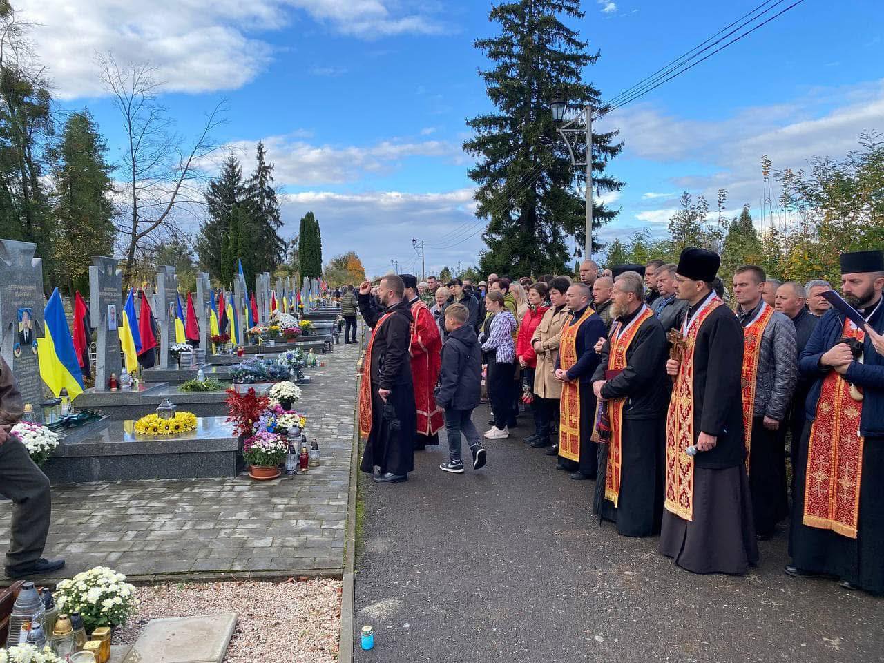 У суботу, 7 червня, на міському кладовищі відбудеться загальна панахида за полеглими Героями, які загинули у боротьбі за свободу України