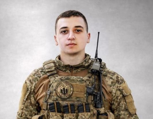 На щиті додому повертається молодий Захисник України