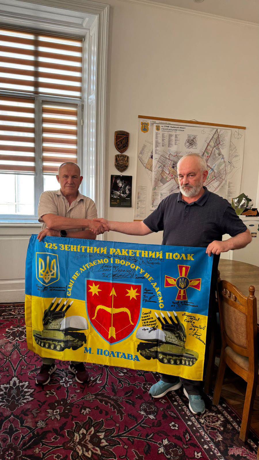 З честю приймаємо ще один бойовий прапор